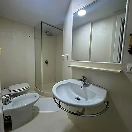 Comfort Center 2* Tirana